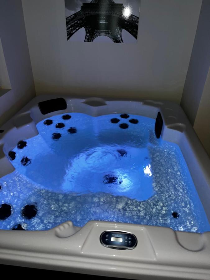 Magnifique Duplex Avec Jaccuzi, Sauna Et Cinema Room Privatif Fontenoy  외부 사진